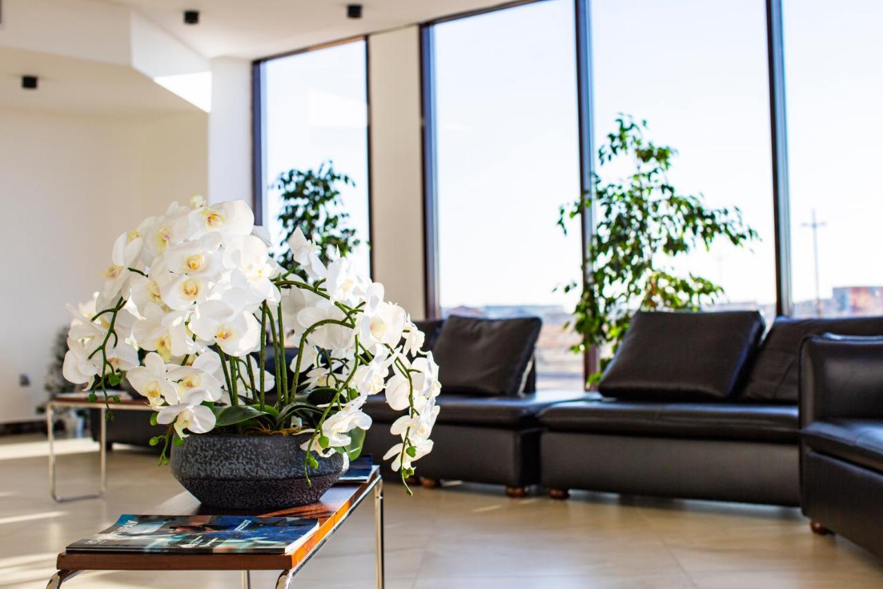 Sulo Atyrau Hotel Εξωτερικό φωτογραφία